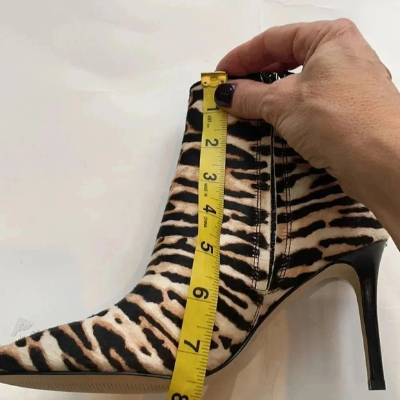 Nine West animal print heeled booties Faux fur Women’s size 5 Pointed toe - Picture 12 of 14